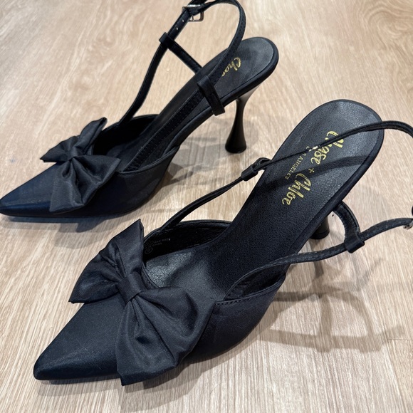 Chase + Chloe Black Pointed Slingback Heels with Bow - Picture 6 of 13